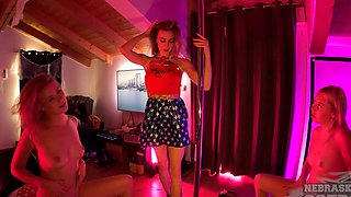 Teen Eyla & Rosalinda show off their assets in miniskirts