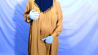 Indian Muslim Hijabi Beautiful Wife Satisfying Her Sexual Hunger With Her Hands - Clear Hindi