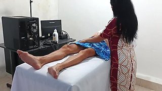 Hot 40 Year Old Masseuse Gives Amazing Blowjob To Athletic Colombian Man With Big Cock