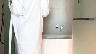 Dildo BJ in the Bathub