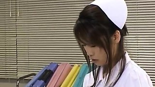 Emiri Aoi nurse loves using vibrator on body