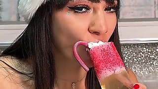 Sasha Pearl Christmas Edition