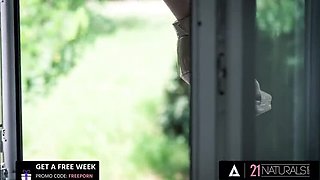 Adira Allure Footjob - Pretty Feet Make Cock Cum Hard