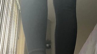 Giantess crush video with a tiny