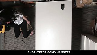 Shoplyfter - small spinner bound to a chair for stealing