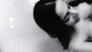 Cute College Girl Sucked the Penis and Licked Her Pussy, Then There Was a Fierce Fuck