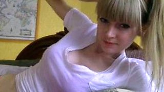 Blonde teen Sierras first erotic masturbation video