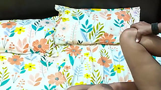 Sauteli Maa Ki Chut Apne Muh Me Dal Ke Khub Chusa Chus Chus Ke Chut Ka Pani Nikal Diya