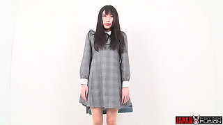 Kanon Yuzuki’s Shy Interview Turns Into Navel Cleaning Close-ups