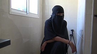 Hot Egyptian Stepmom Souzan Halabi Fucks 18yo Step Son's Huge Cock - Amateur Arab Cuckold Sex