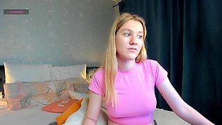Perfect big ass and natural big boobs blonde skinny teen - Blonde