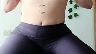 Cute amateur webcam teen girl toying pussy on webcam