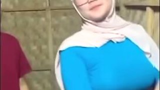 Bokep Indo Hijab Tobrut Sange Sama Abg