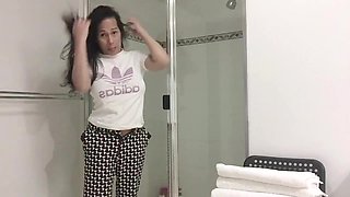 trans anairb wanking off in the douche