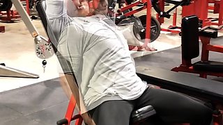 Amateur Foot Fetish Girlfriend Sucks and gives a Footjob