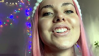 Big boobed Memphis masturbates in a bodystocking