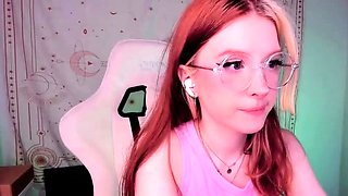 Amateur Webcam Teen Masturbates And Teases