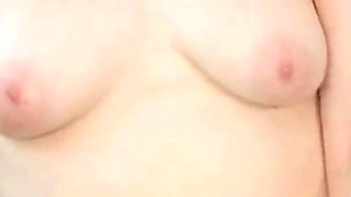 Brunette Babe Fingers Herself to Ecstasy in the Bath