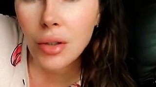 Heidi Foxx aka heidivandertrump OnlyFans - Just woken up