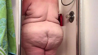 Shower Time with Julie Ginger