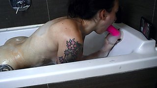 Amateur Blonde Teen Plays Solo with Toy Webcam Porn