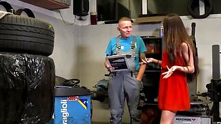 Lulu Gun's wild amateur blowjob and cumshot - young petite teen loves rough sex