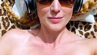 Amateur hottie solo masturbation