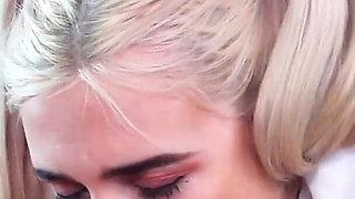 Teen gets her pussy eaten and sucks cock