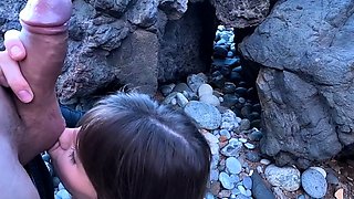 Reality girlnextdoor sucks cock in public outdoors for cash