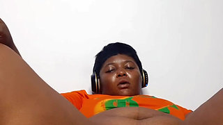Chubby Ebony Bbw Mara Exotic puts on a perfect solo