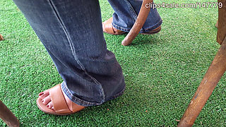 Ebony MILF with Pretty Feet at Saturday Party in Salamander