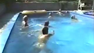 Vintage Pool Party (german dub)