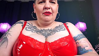 Missquinn Wears Her Strap on