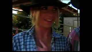 Innocent Young Lady Was Overwhelmed by the Licking of Her Pussy, so She Was so Happy That She Ended up Fucking