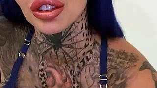 Big boobs milf masturbates with her dildo