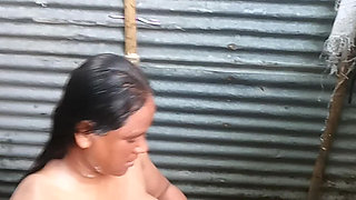 Dasi Bowdir Dud Boro Boro Dskher Kaw Nai