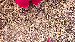 Mature Indian Wife Blowjob Kissing Scenes and Boobs Press Outdoor