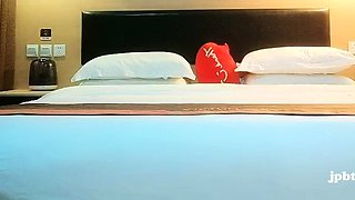 Amateur MILF Flaunting Big Boobs On Cam