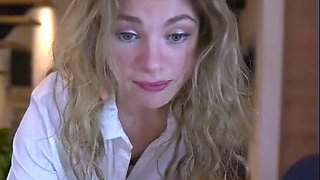 Tasty amateur blonde babe masturbating on web cam