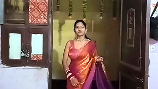 18 Years Old Neighbor's Girl Was Alone At Home Boy Went And Started Having Sex With Hindi Audio